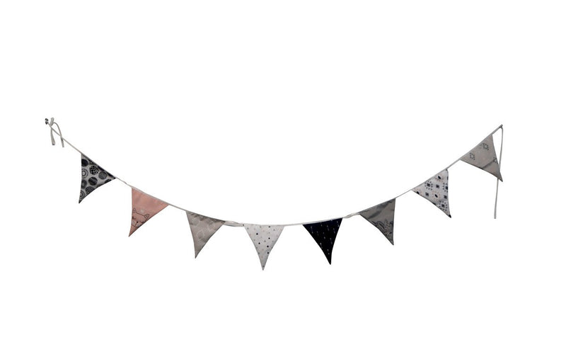8 PENNANTS GREY, PINK AND BLACK