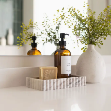 Scalloped Marble Fluted Bridge Tray